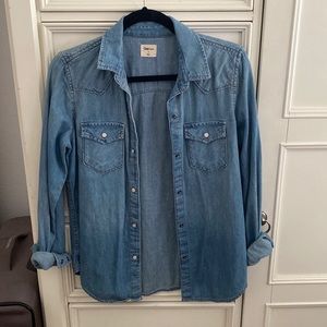 Gap Pearl Button Chambray - Small